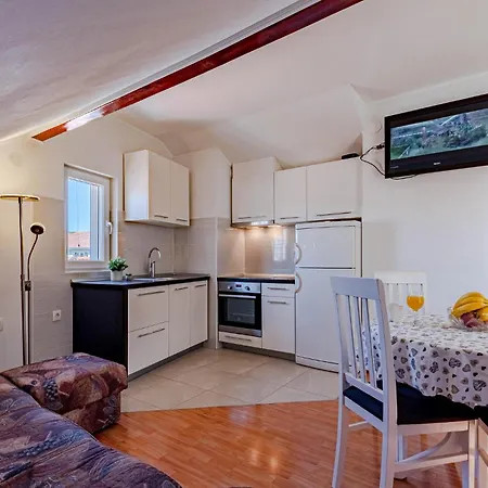 Awesome In Vela Luka