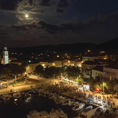 2 Bedroom Stunning Apartment In Vela Luka Апартаменты